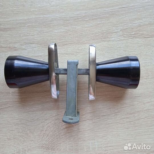 Дверная ручка с защёлкой