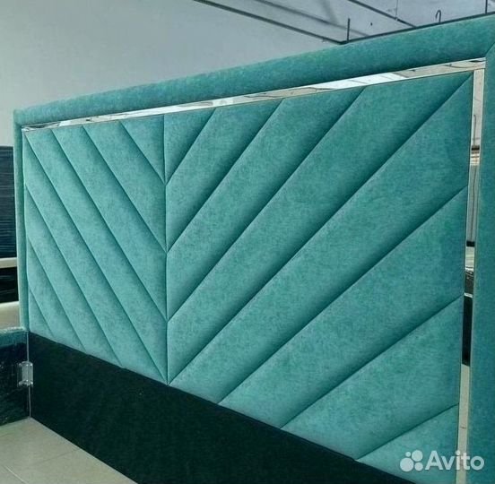 Белая кровать