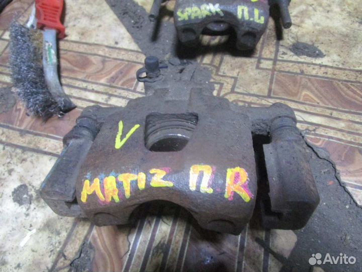 Суппорт передний правый Daewoo Matiz