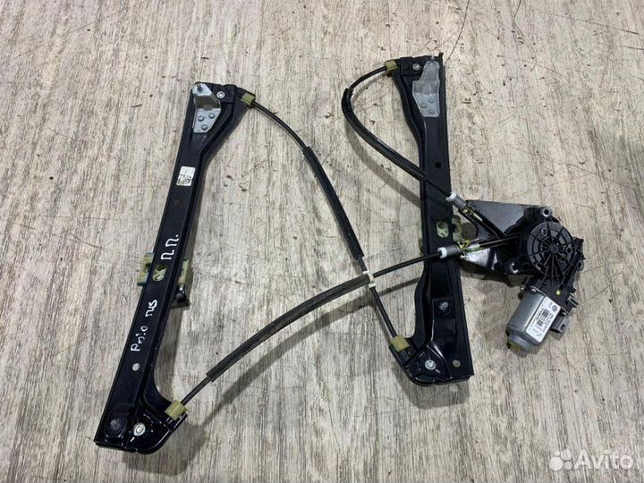 Стеклоподъемник передний правый Volkswagen Polo