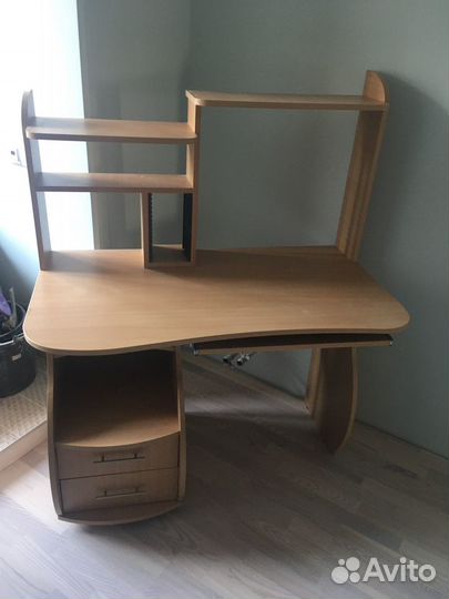 Компьютерный стол