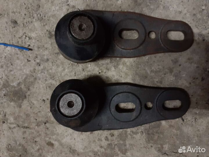 Продам запчасти на Ауди 100