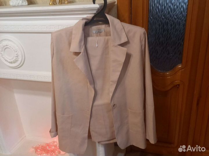 Костюм женский