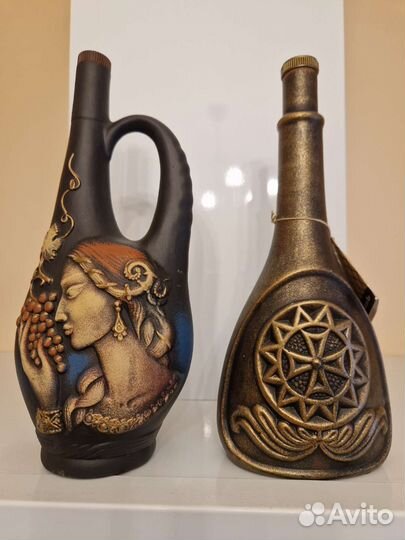 Глиняный кувшин для вина