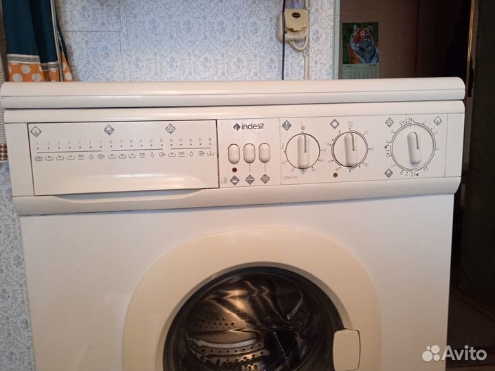Продам ст.машину Indesit wdn2296xw на запчасти