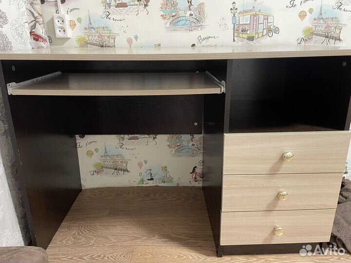 Компьютерный стол