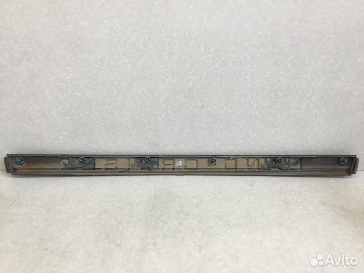 Накладка двери багажника Toyota Land Cruiser (200)