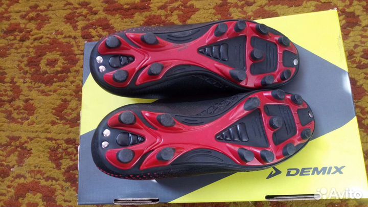 Детские футбольные бутсы размер 29