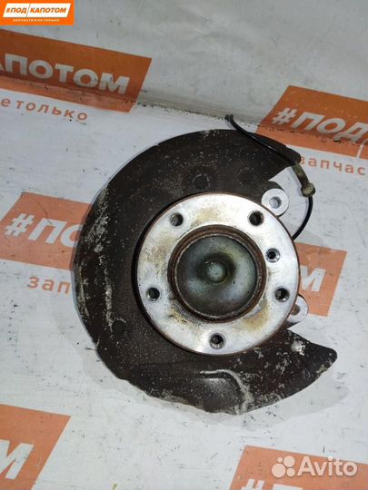 Кулак передний левый BMW 3 E90 2005 31216765157