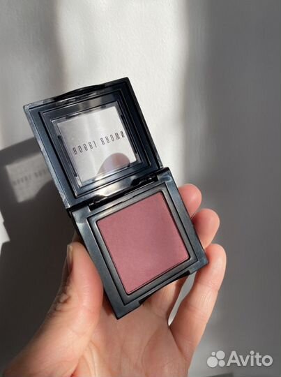 Румяна Bobbi Brawn