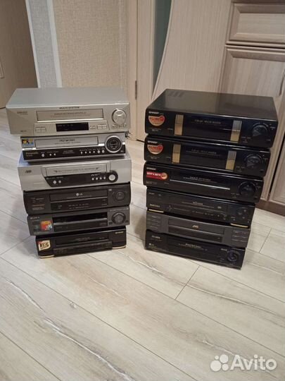 Видеомагнитофоны 12 штук. (Б/у.)