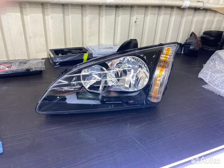 Фара левая