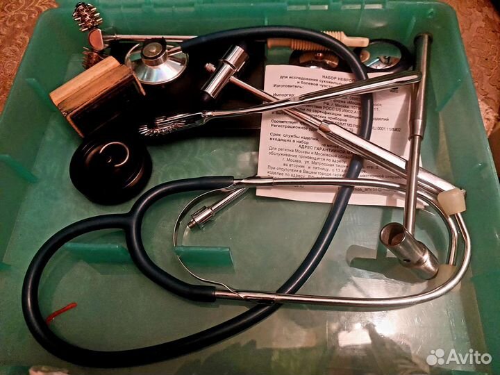 Набор инструментов невропатолога в коробке