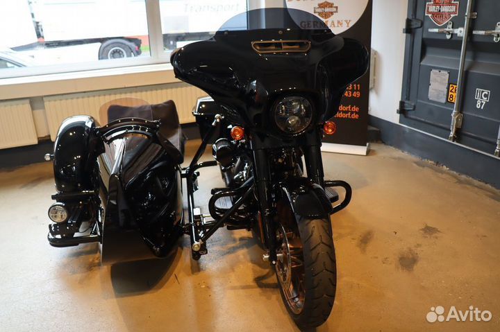 Harley-Davidson Street Glide ST 117 sidecar