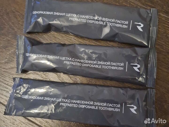 Зубная щетка и зубная паста Аэрофлот