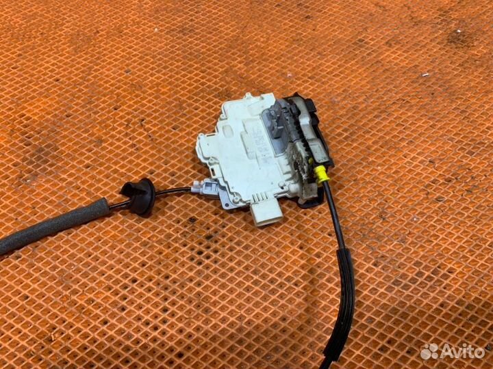 Замок двери Audi A6 C7 4G cgwb 2012