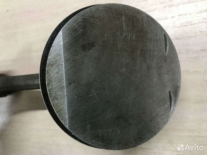 Поршни с шатунами Audi a4 b5 1,8 ADR