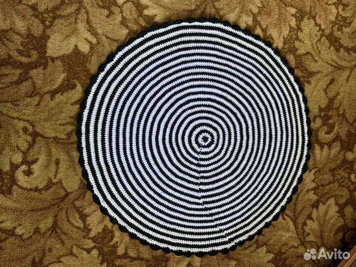 Вязанные яркие коврики крючком