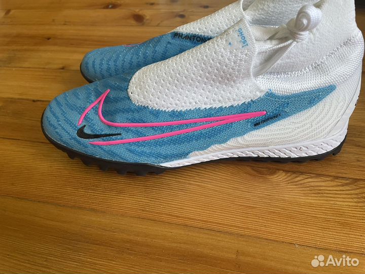 Футбольные шиповки