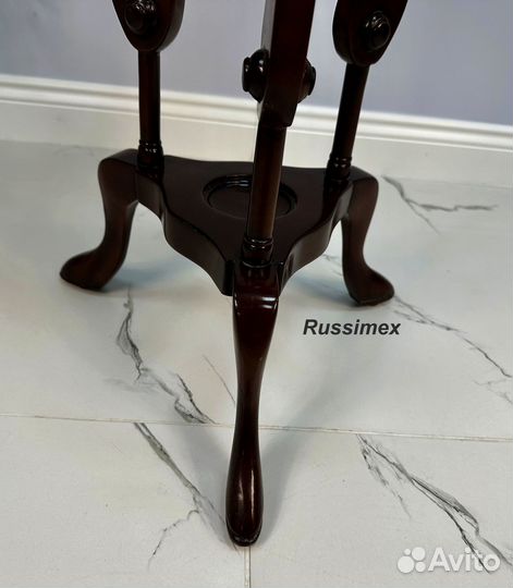 Подставка под цветы из дерева гевеи