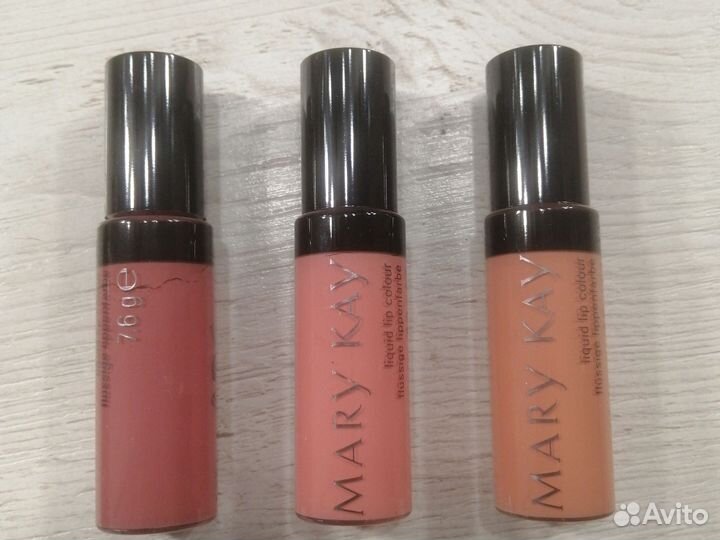 Блески и помады для губ Mary Kay