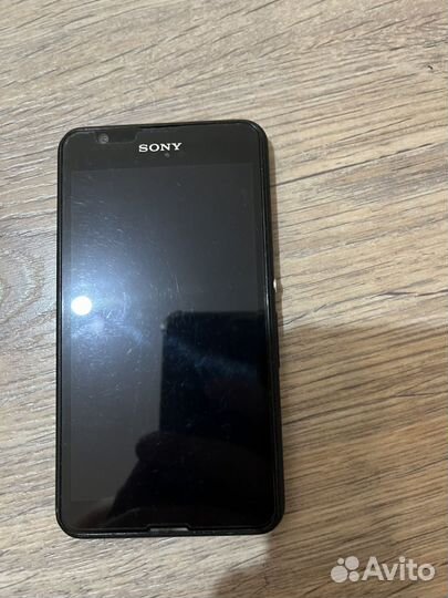 Телефон Sony Xperia E4G