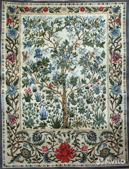 Гобелены У. Морриса среднего размера