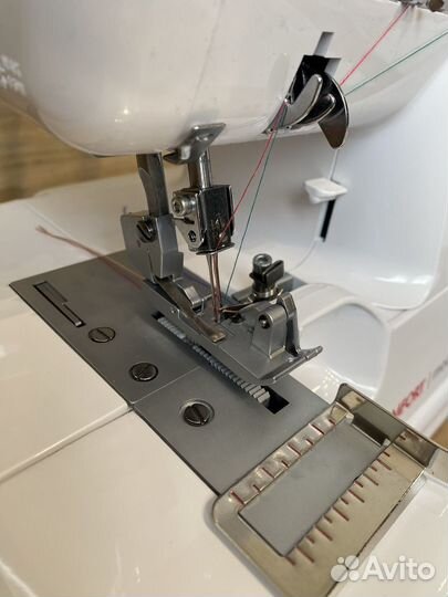 Оверлок comfort 140