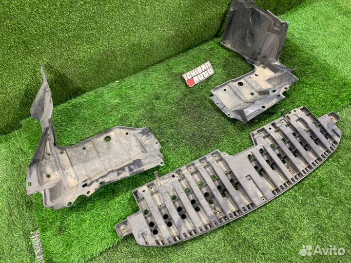 Защита двигателя Toyota Wish ZGE25