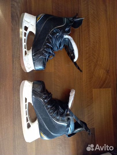 Коньки хоккейные, размер 38.5