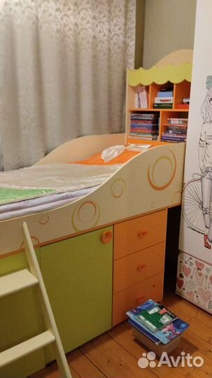 Кровать чердак со столом бу