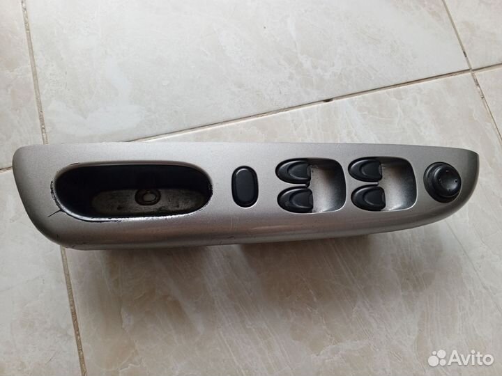 Блок управления стеклоподъемниками