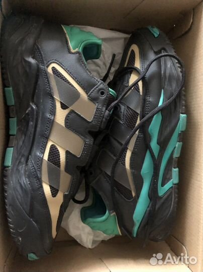 Кроссовки adidas