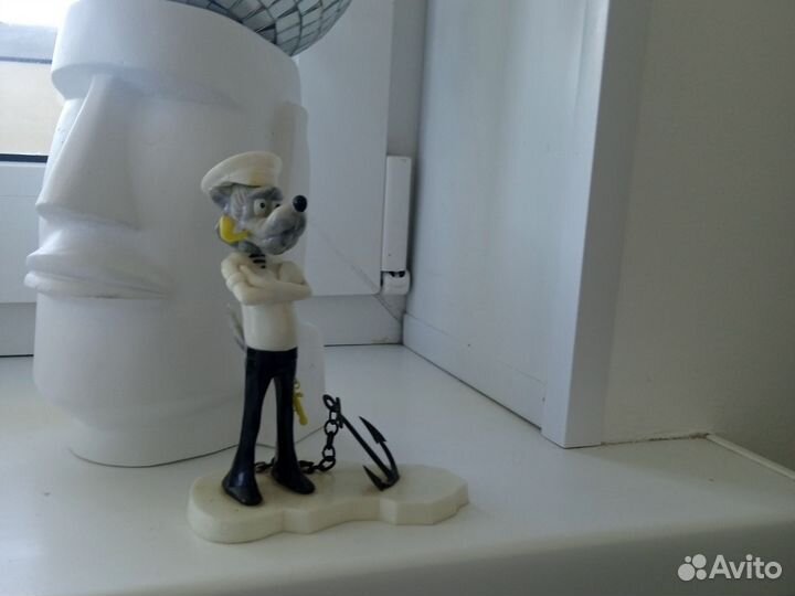 Волк ну погоди, колкий пластик