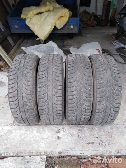 Bridgestone Blizzak Ice 225/65 R17