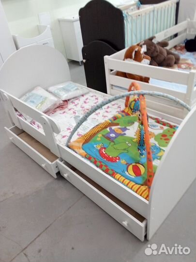 Кроватка детская односпальная 1700-800