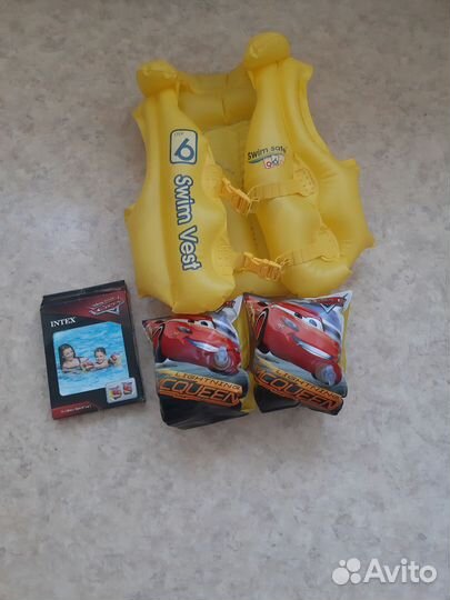 Нарукавники и жилет для плавания