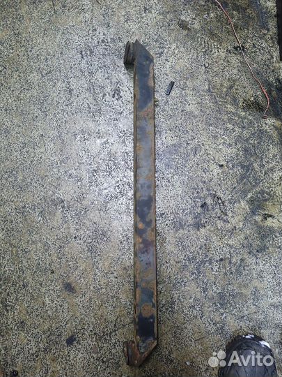 Кронштейн интеркуллера нижний Volvo F12