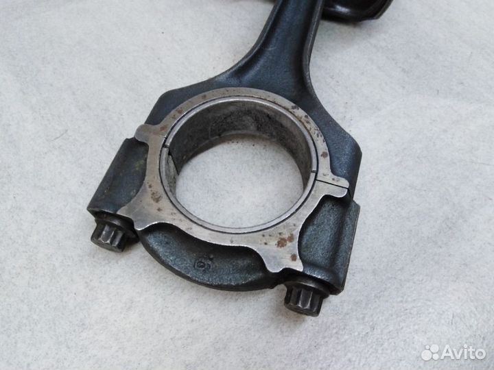 Поршень с шатуном Мерседес