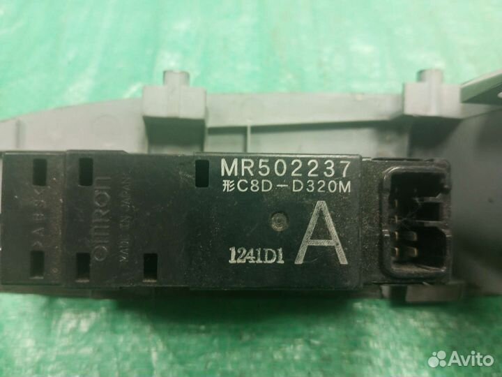 Кнопка стеклоподъемника Airtrek CU2A MR502237