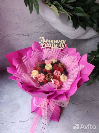 Букет роз из шоколада с мармеладом