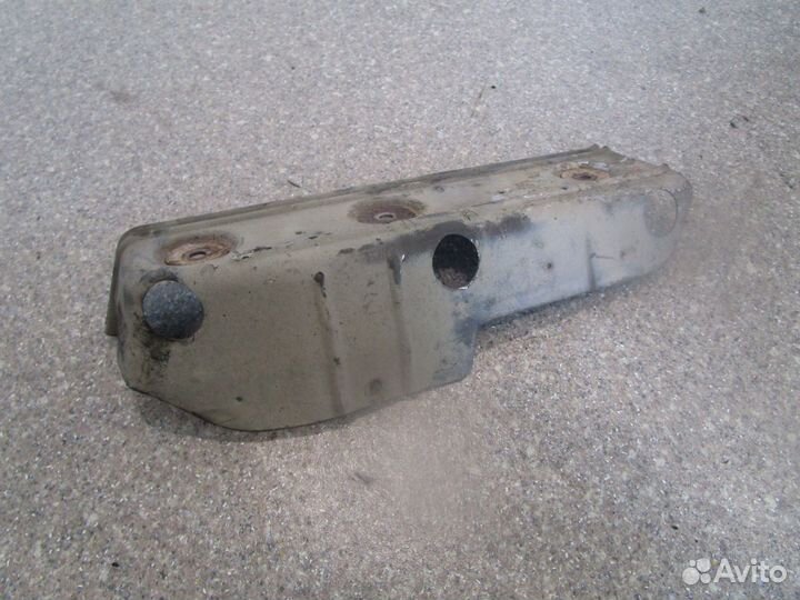 Теплозащитный щиток Mercedes-Benz A4571400134