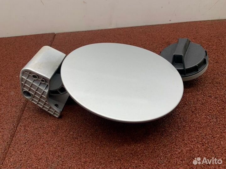 Лючок бензобака Hyundai Solaris 2 седан H5S4D261F