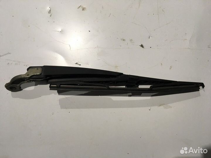 Поводок стеклоочистителя задний (Ford Focus)