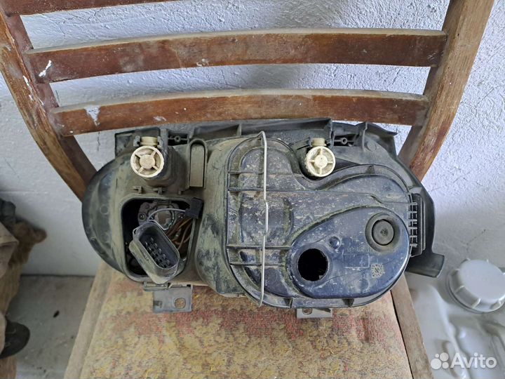 Фара Golf 4 правая