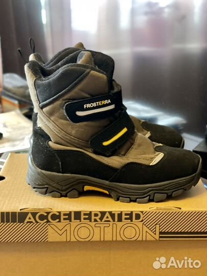 Ботинки сапоги зимние для мальчика 29 р и кеды