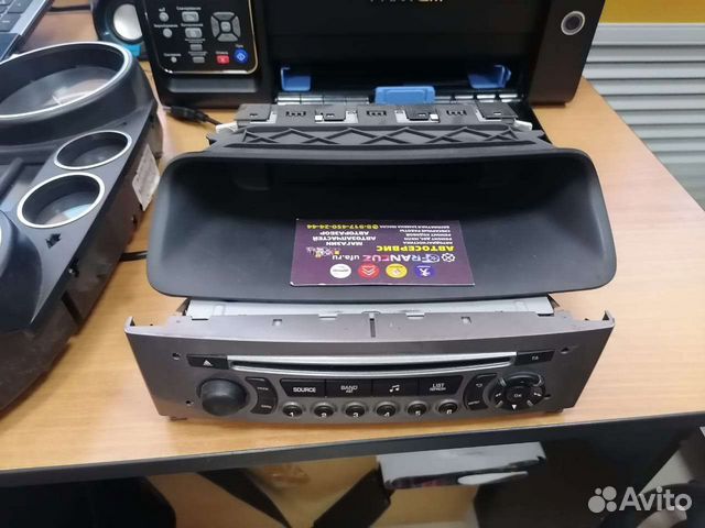 Дисплей с магнитолой RD45 Peugeot 408 308