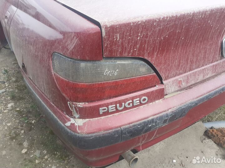 Задний левый фонарь Peugeot 406