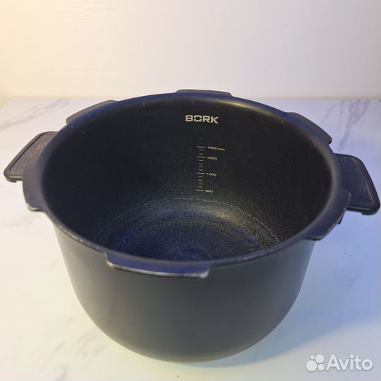 Чаша для мультиварки Bork U801