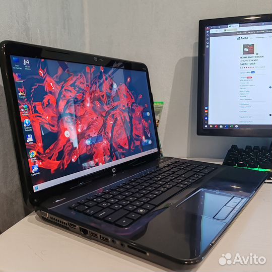 Большой ноутбук 17.3 I7 8GB SSD/HDD intel